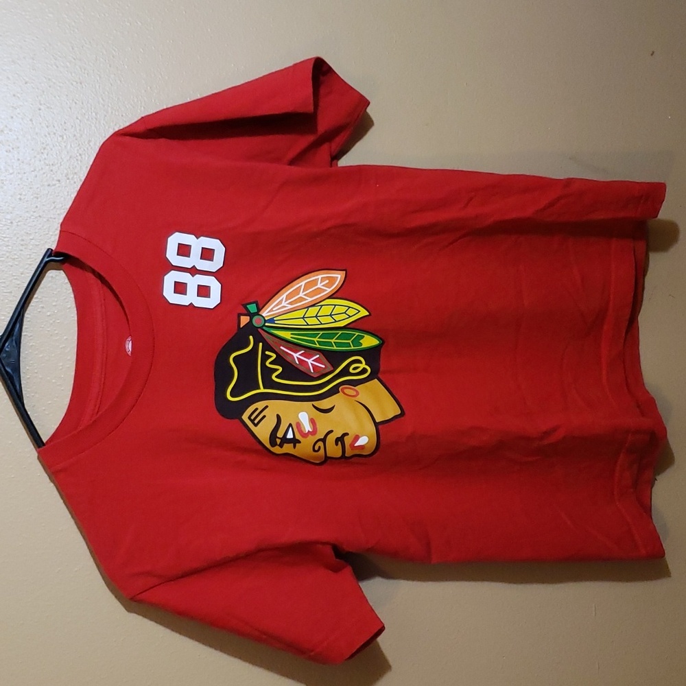 Boy's Size Large NHL Blackhawks T-Shirt